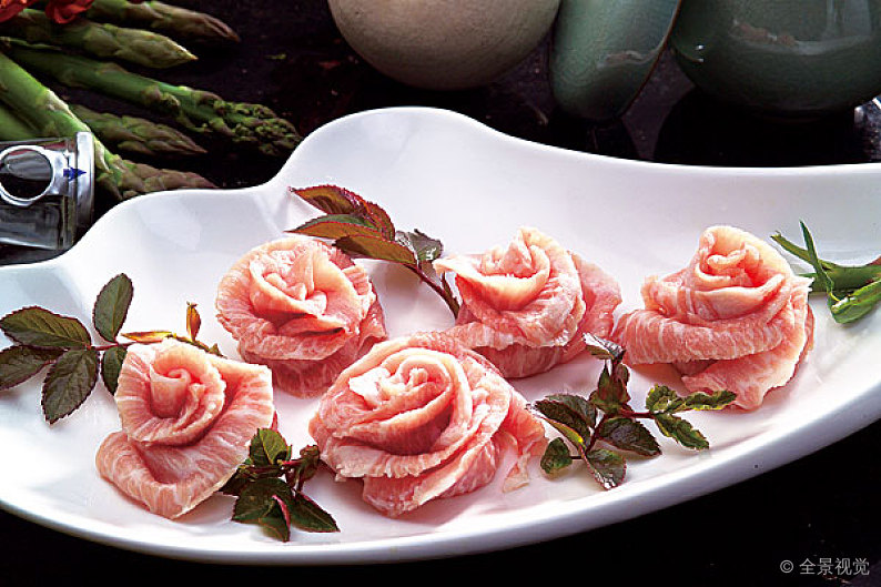 夫妻俩创业开什么店好？签池旋转小火锅小本生意 值得考虑