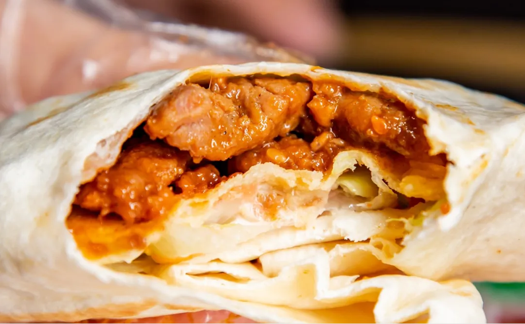 牛约食报霸气出圈，成为流量收割利器！